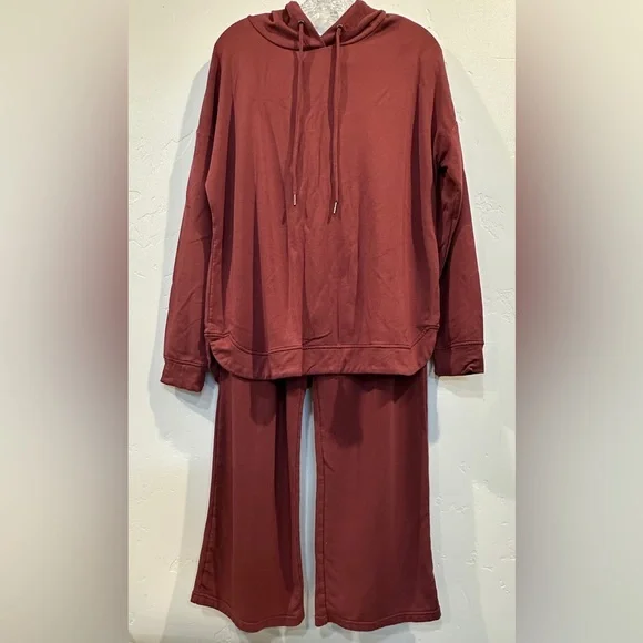 Max & Mia Burgundy Lounge Set - Picture 2 of 9